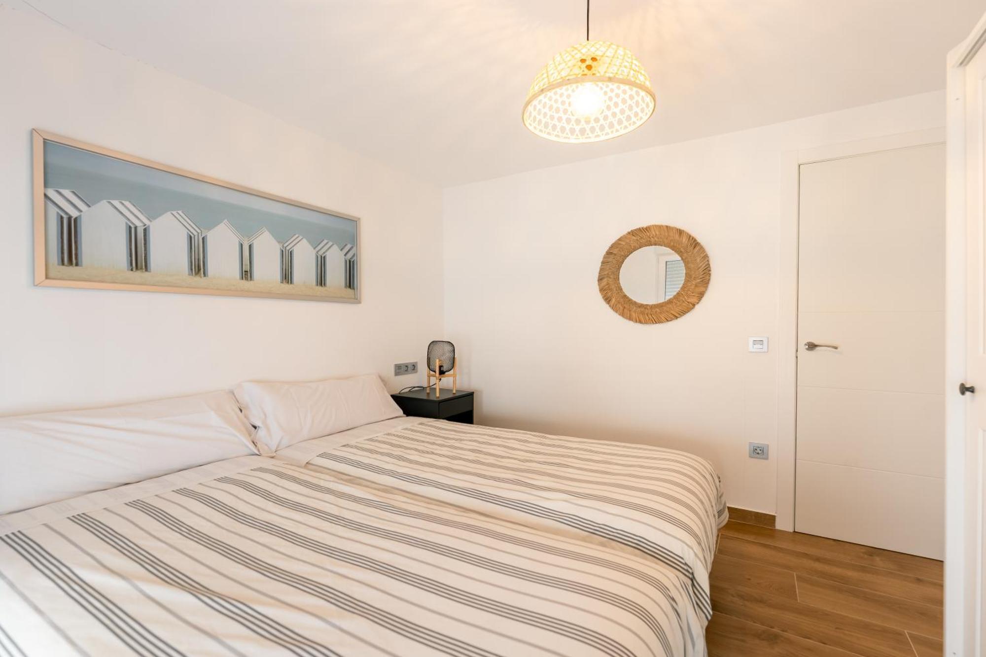 Apartamento En La Playa De เบนิดอร์ม ภายนอก รูปภาพ